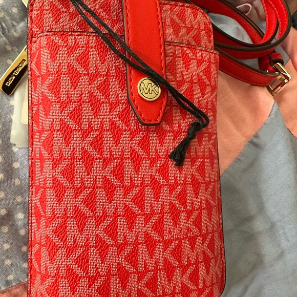 Michael Kors - Picture 3 of 4